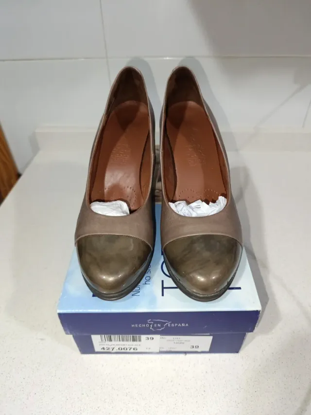 ZAPATOS DESIREÉ TOTAL FLEX. COMO NUEVOS. Talla 39.