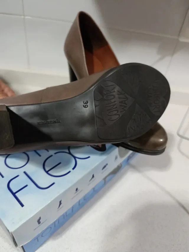 ZAPATOS DESIREÉ TOTAL FLEX. COMO NUEVOS. Talla 39.