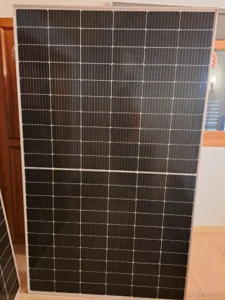 Dos Placas Solares Fotovoltaicas