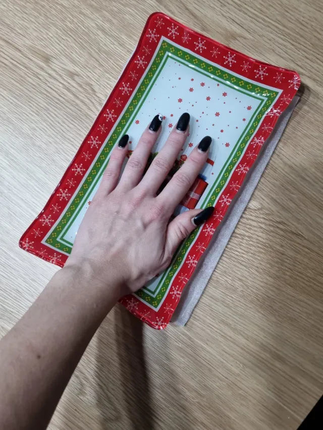 Vassoio natalizio con albero e regali