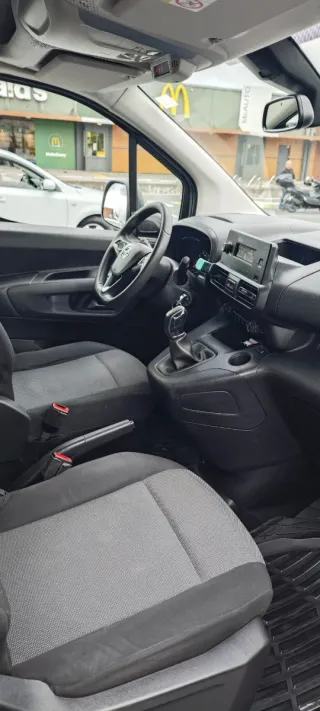 Servicio de carga y transporte de escombros