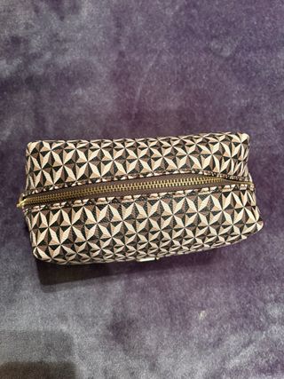 Neceser Parfois estampado geométrico