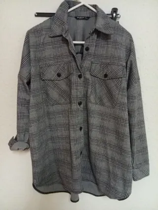 Chaqueta tipo camisa Stradivarius Talla L