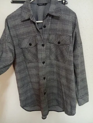 Chaqueta tipo camisa Stradivarius Talla L