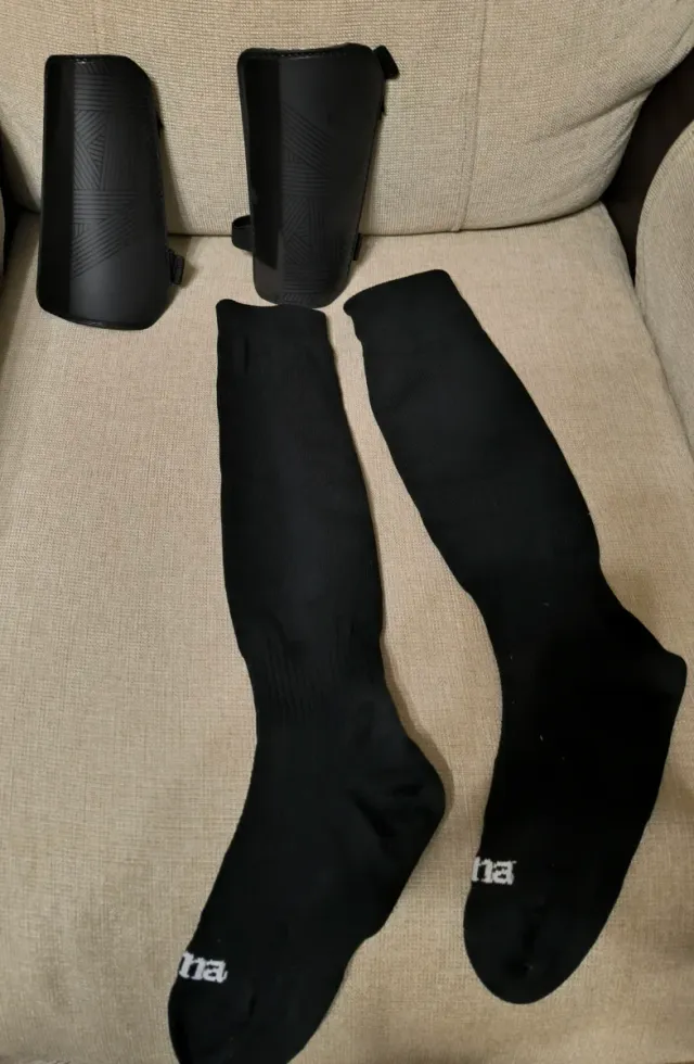 Medias y espinilleras negras talla 37-38