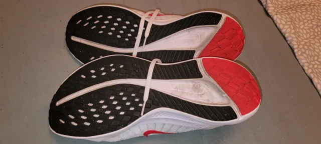 Zapatillas Nike Hombre Blancas y Rojas