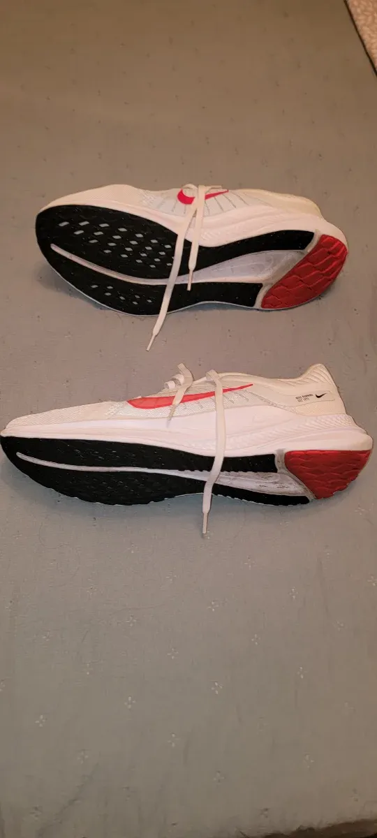 Zapatillas Nike Hombre Blancas y Rojas