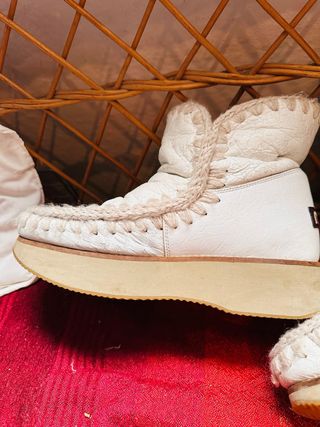 Mou con plataforma blancas