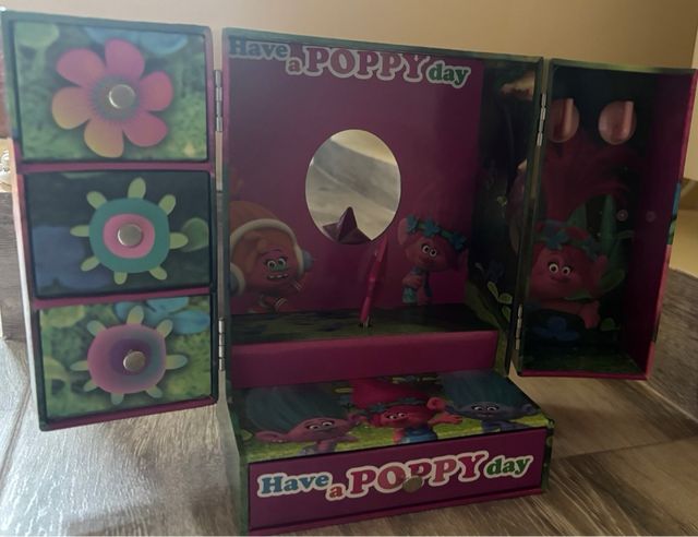 Joyero Trolls y Estuche Maquillaje