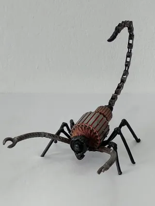 Araña Decorativa Metal Negra