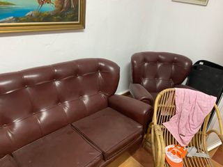 Sofá y 2 sillones antiguos de piel