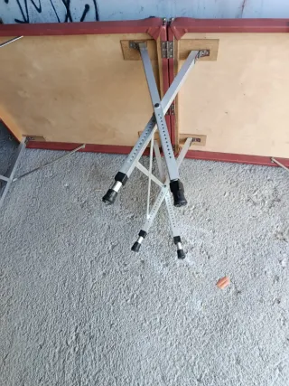 CAMILLA PLEGABLE EN COLOR GRANATE