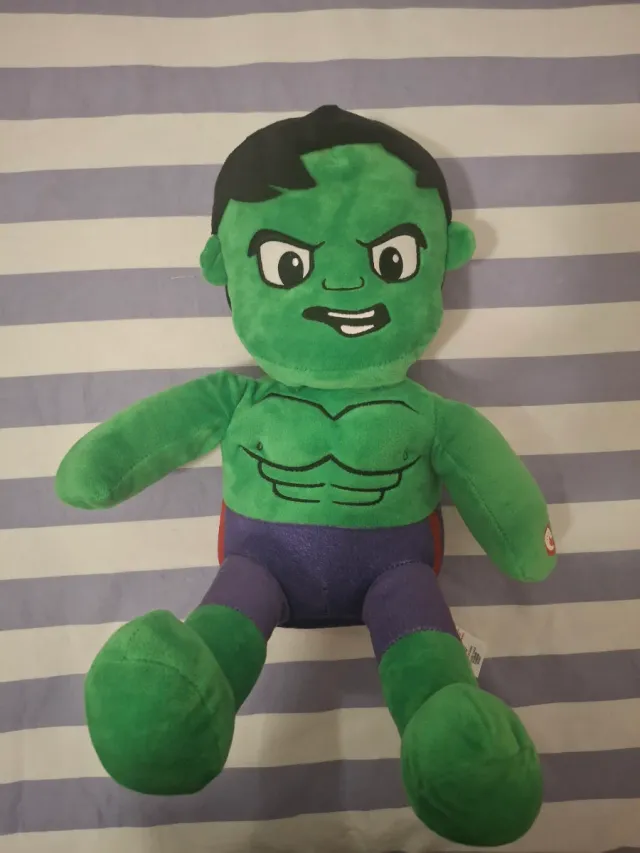 Peluche Hulk.