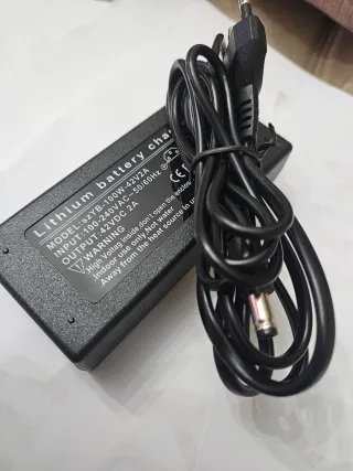 Cargador Batería Litio SZ YB 100W 42V 2A