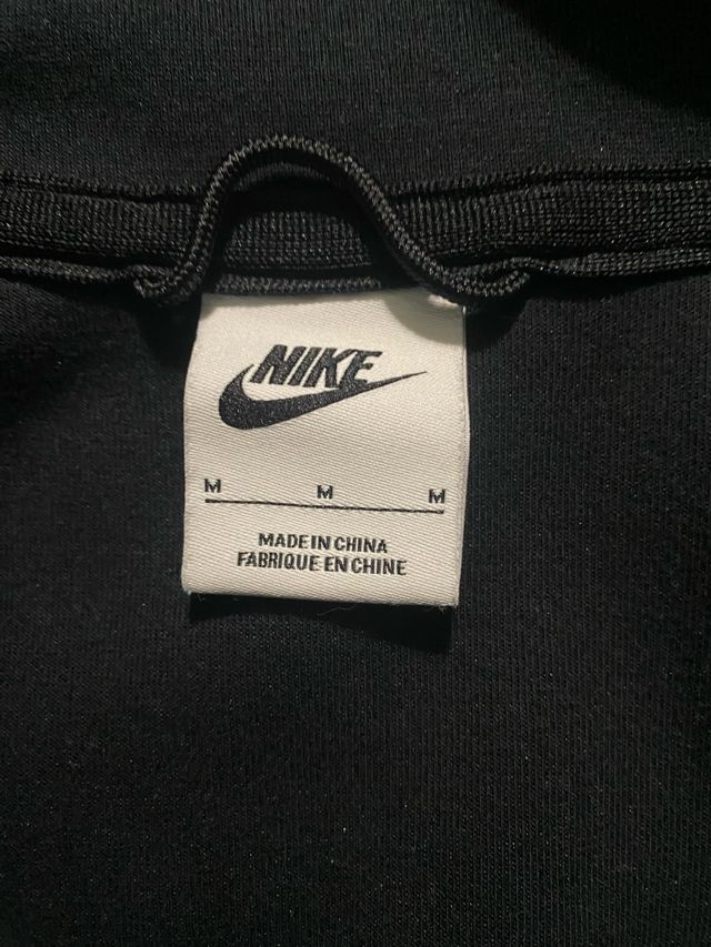 Sudadera Tech Fleece Nike Negra