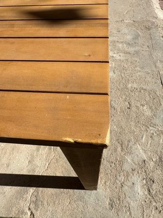 Mesa de exterior de madera