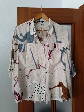 Camisa estampada nueva