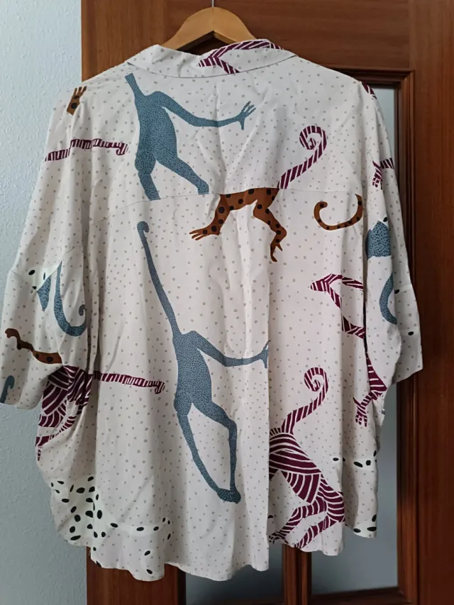 Camisa estampada nueva