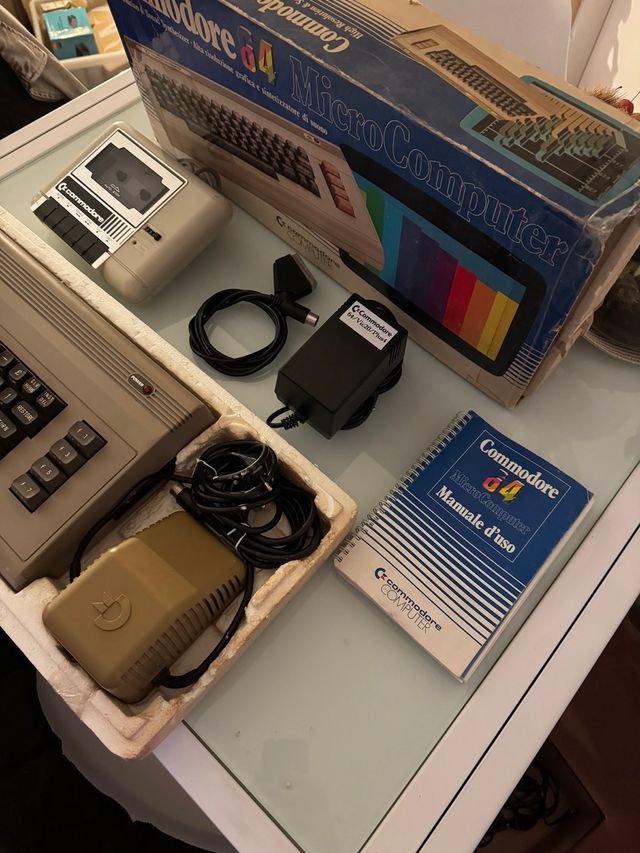 Commodore 64 + Accessori