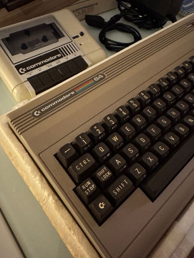 Commodore 64 + Accessori