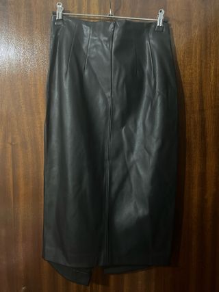 Falda polipiel negra talla XS