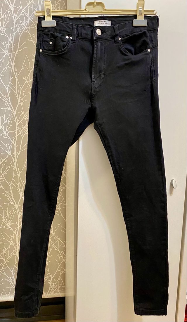 Pantalones vaqueros negros skinny chica