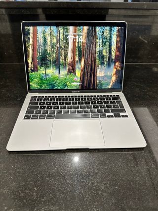Macbook Air M1 Plata - Impecable