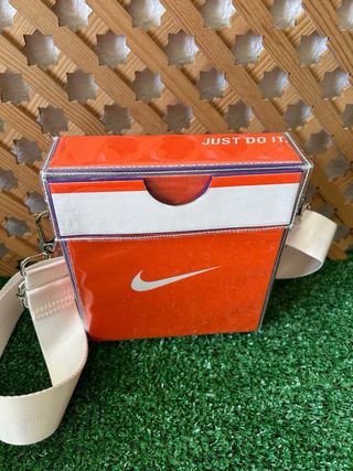 Bolso exclusivo hecho a mano.