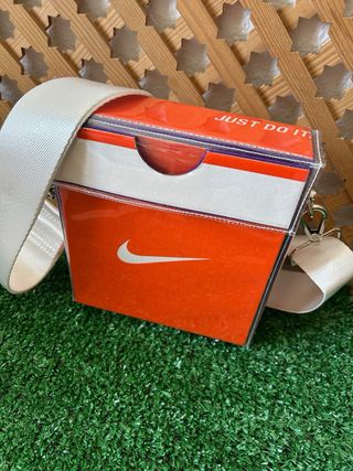 Bolso exclusivo hecho a mano.