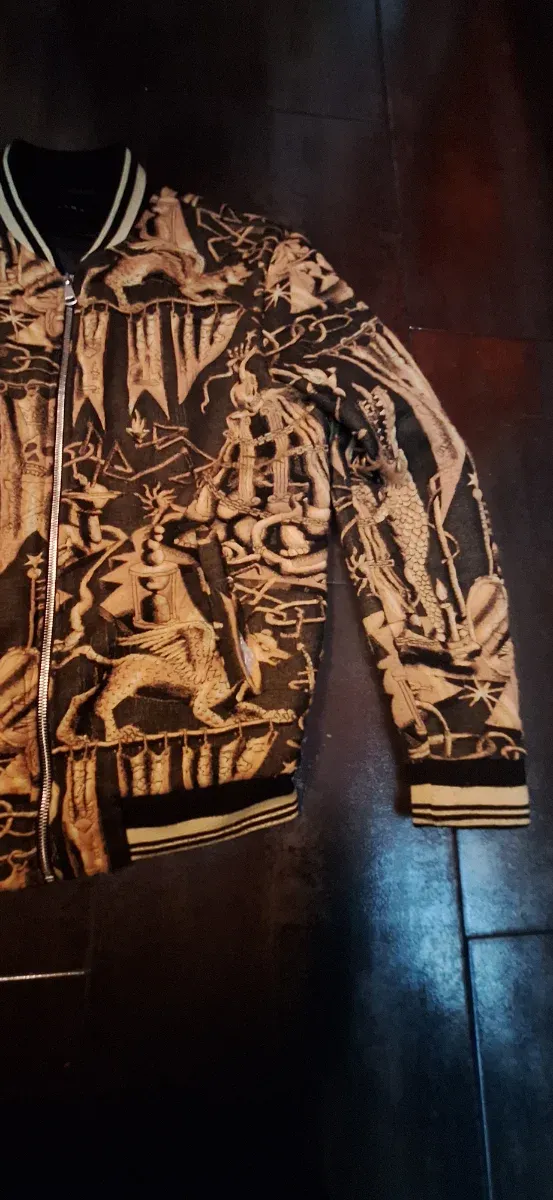 Chaqueta Zara Estampada Negra y Dorada