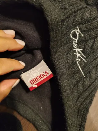 Cappello Brekka donna con pon pon