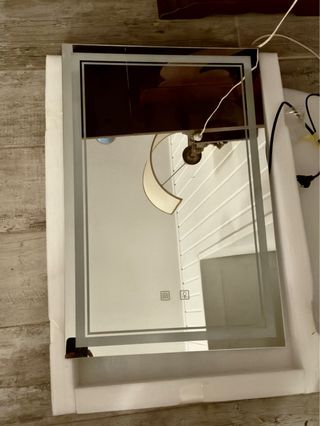 Specchio LED con illuminazione