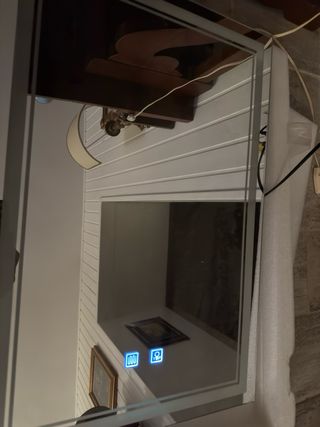 Specchio LED con illuminazione