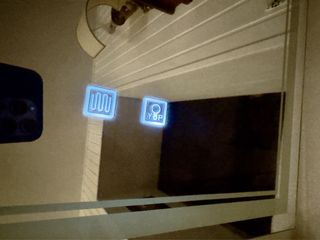 Specchio LED con illuminazione