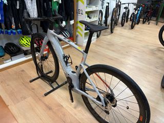 BERRIA MISTRAL PRO + 105 Di2