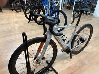 BERRIA MISTRAL PRO + 105 Di2