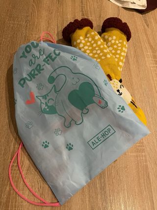 Calcetines de niño con león y lunares