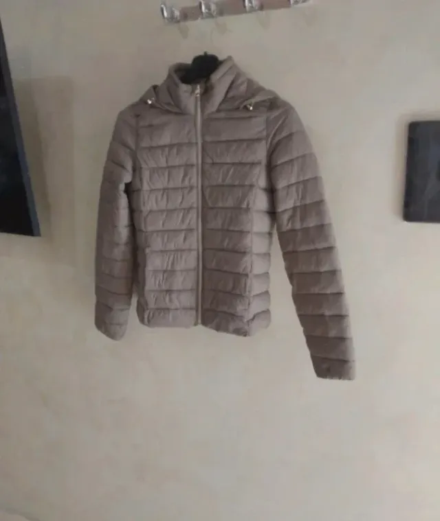 Giubbotto beige con cappuccio