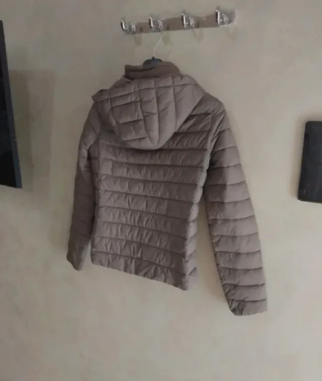 Giubbotto beige con cappuccio