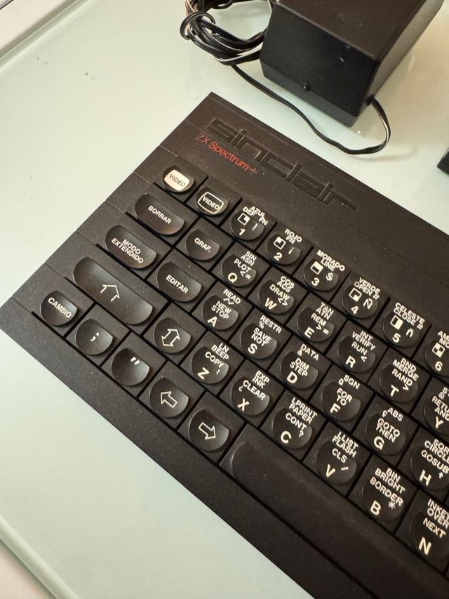 ZX Spectrum+ con accessori