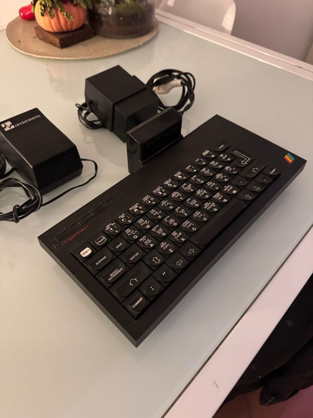 ZX Spectrum+ con accessori