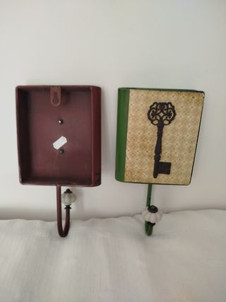 2 Perchas decorativas, muy elegantes