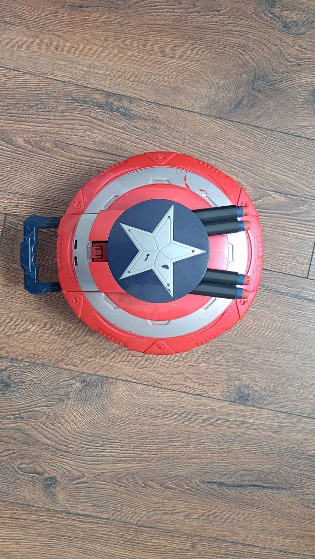 Escudo Capitán América con Lanzadores