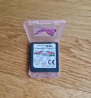 Nintendo DS Rosa con 4 Juegos