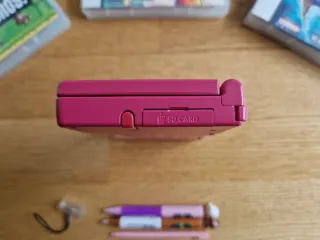 Nintendo DS Rosa con 4 Juegos