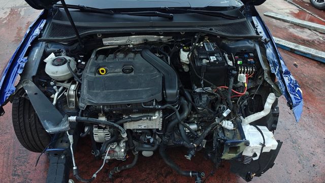 Volkswagen Passat 2020. accidentado!