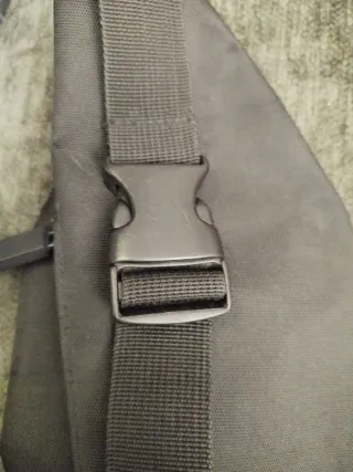 Riñonera Fila Negra y Roja