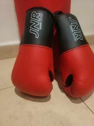 Kit Saco boxeo niño (4'5 kg) y guantes JNR