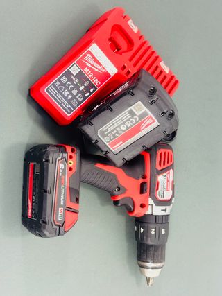 Taladro Milwaukee M18-BPD