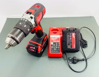Taladro Milwaukee M18-BPD